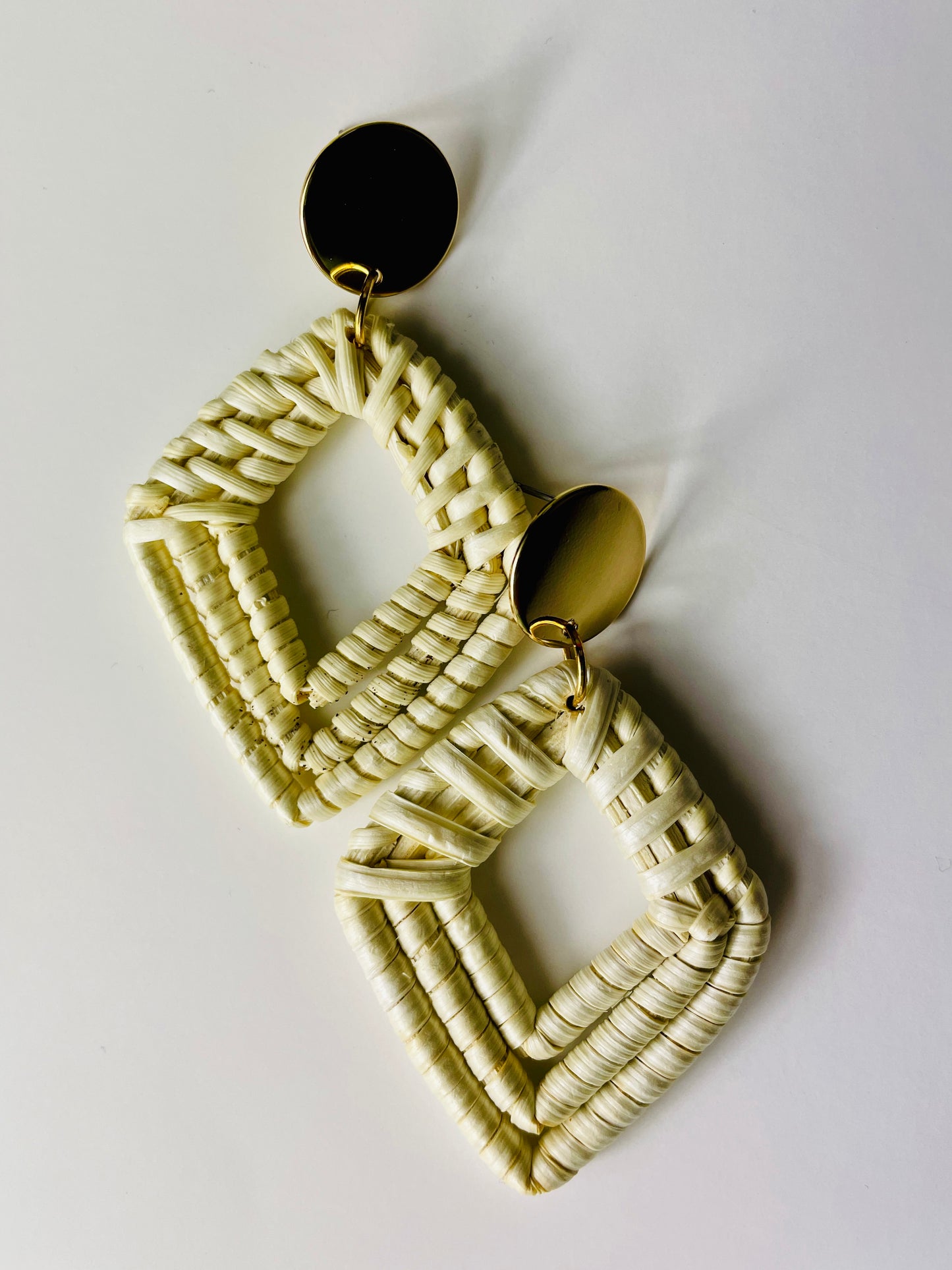 Off White Ratan Diamond Shape Earrings